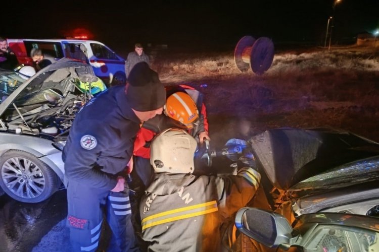 Erzincan'da trafik kazasında yaralanmıştı! Tıp Fak&uuml;ltesi 4'&uuml;nc&uuml; sınıf &ouml;ğrencisi hayatını kaybetti