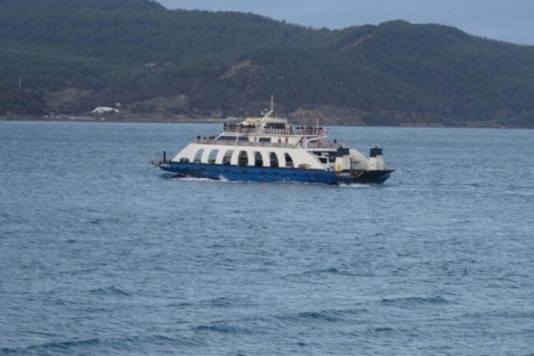 G&ouml;k&ccedil;eada ve Bozcaada feribot seferlerine fırtına engeli