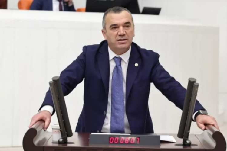 İYİ Parti'li Aydın'dan ruhsatsız otopark inşası iddiası