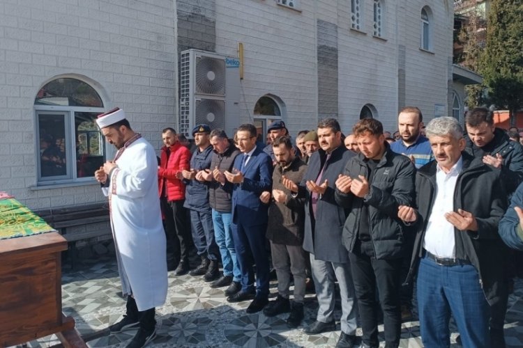 &Ccedil;orum'da şehit annesi son yolculuğuna uğurlandı