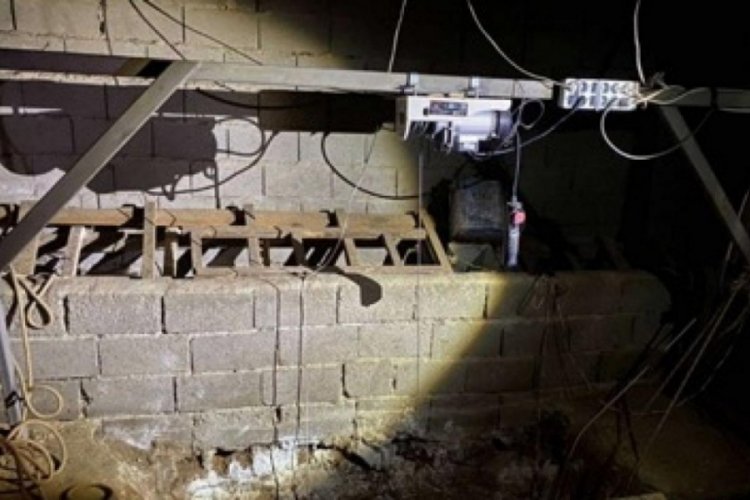 Kırklareli'de evin altına 40 metrelik &ccedil;ukur kazıp define aradılar