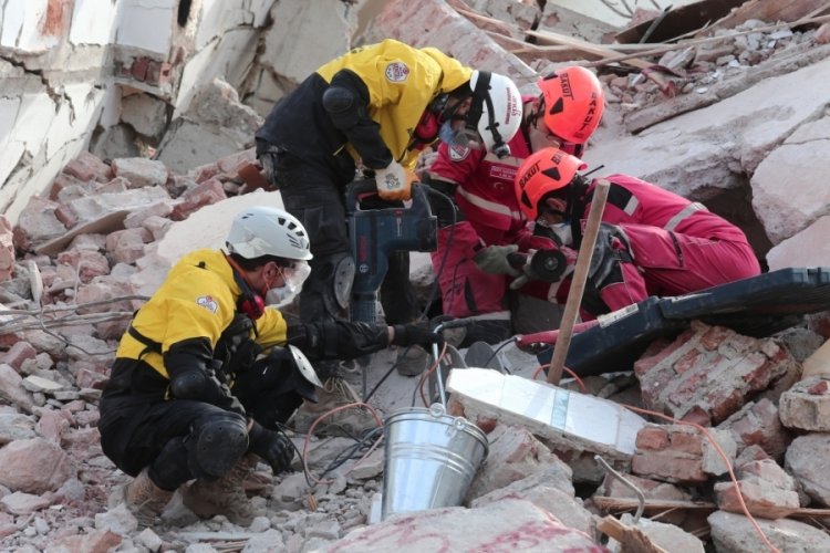 Bursa'da yapılan deprem tatbikatı nefesleri kesti