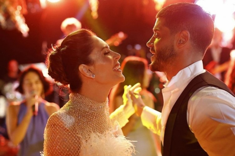 Berk Oktay ve Yıldız &Ccedil;ağrı Atiksoy ebeveyn kursuna gidecek