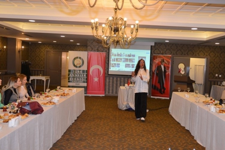 T&uuml;rk Anneler Derneği Bursa Şubesi: Başarabilirsiniz &ccedil;&uuml;nk&uuml; kadınsınız