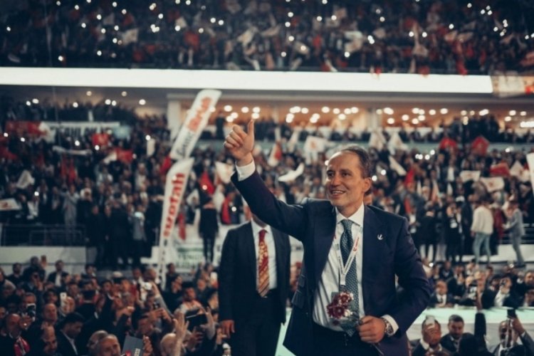 Yeniden Refah Partisi  &uuml;&ccedil; b&uuml;y&uuml;k şehirde yarışacak belediye başkanlarını a&ccedil;ıkladı