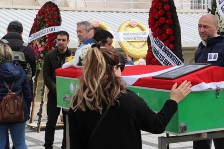 Akademisyen anne ve kızına acı veda