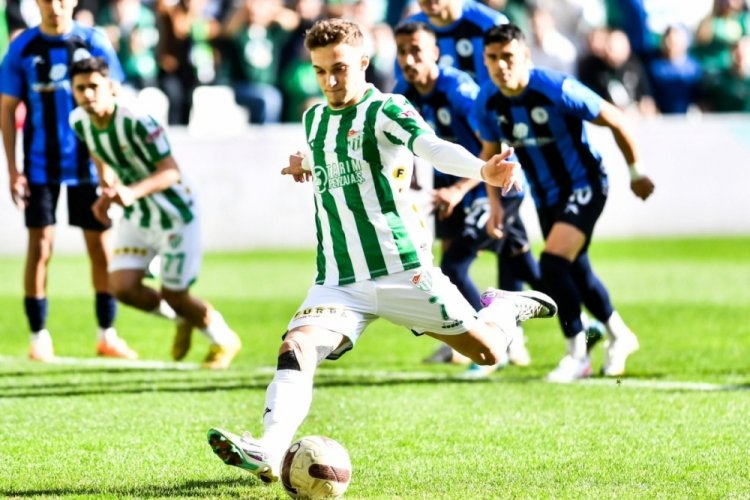 Bursaspor'da galibiyet &ouml;zlemi s&uuml;r&uuml;yor