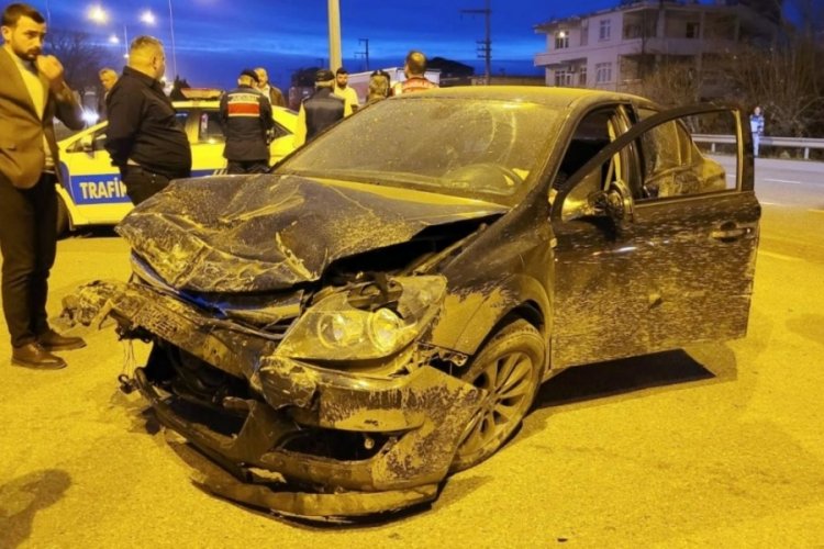 Samsun'da iki otomobil &ccedil;arpıştı: 1 &ouml;l&uuml;, 5 yaralı