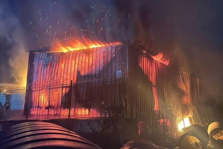 Hatay'da sanayi sitesinde korkutan yangın