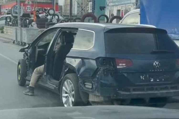 İstanbul'da trafiğe &ccedil;ıktığı aracın kapısı yok!