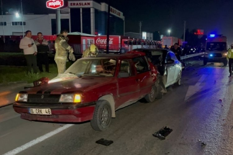 Bursa'da alkoll&uuml; s&uuml;r&uuml;c&uuml; lastik değiştirmek isteyenlere &ccedil;arpmıştı! Tutuklandı