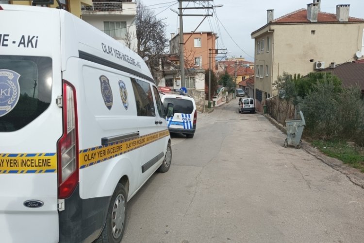 Bursa'da annesine annesine şiddet uygulan &uuml;vey babasını &ouml;ld&uuml;rm&uuml;şt&uuml;! Tutuklandı