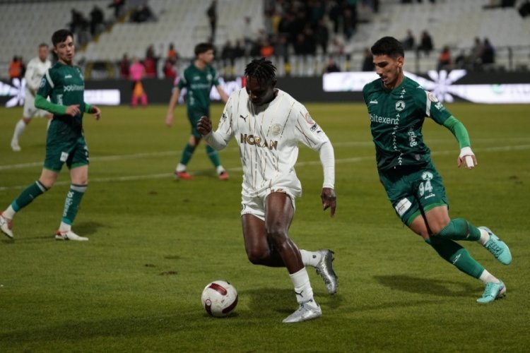 Manisa Futbol Kul&uuml;b&uuml;, Giresunspor'u mağlup etti
