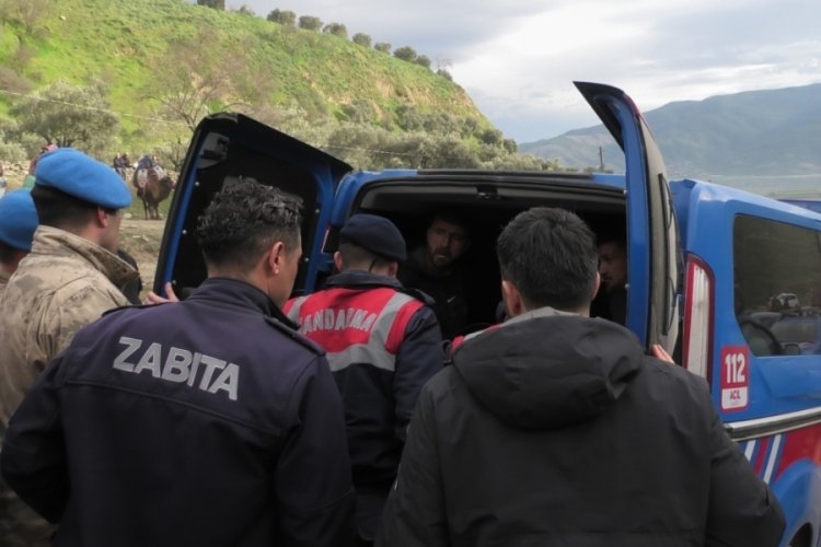 Aydın'da deve g&uuml;reşi şenliklerinde izleyiciler arasında &ccedil;ıkan kavgada 1 kişi yaralandı