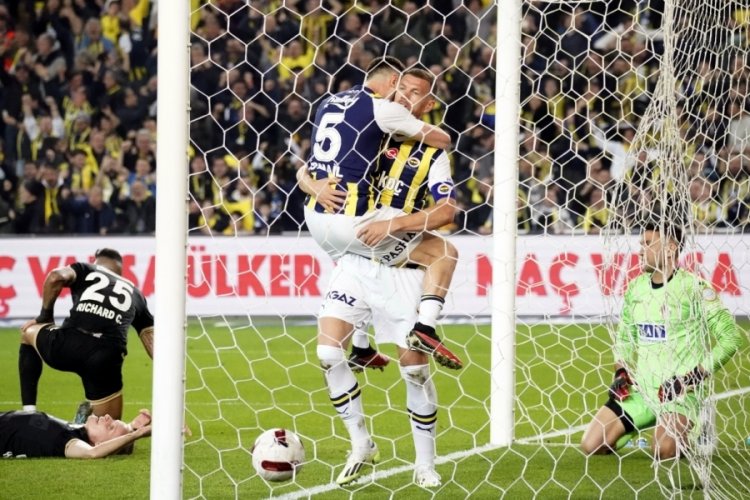 Dzeko, 5 ma&ccedil; sonra fileleri havalandırdı