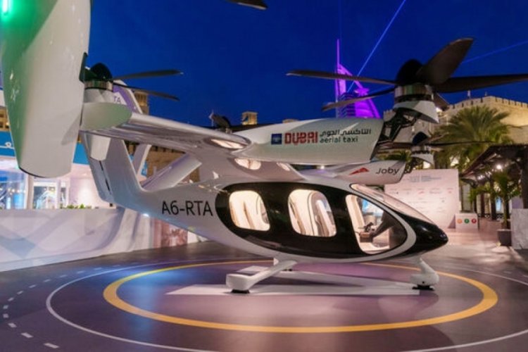 D&uuml;nyanın ilk u&ccedil;an taksisi Dubai'de