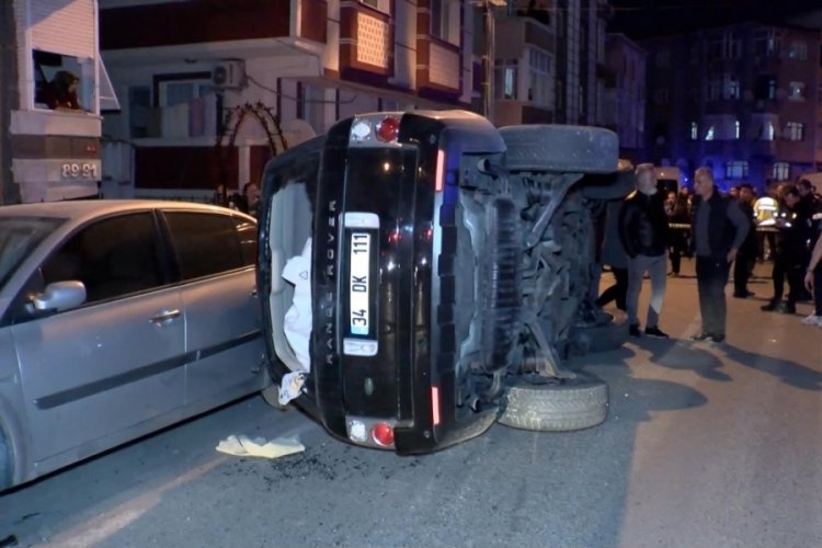 İstanbul'da feci kaza! Cip 6 araca &ccedil;arptı