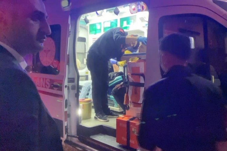 Kocaeli'de iki grup arasında &ccedil;ıkan bı&ccedil;aklı kavgada: 3 yaralı