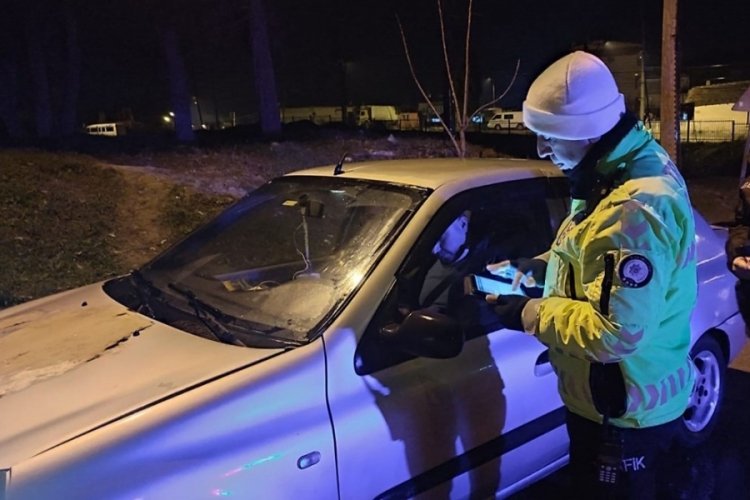 Balıkesir'de emniyet hapis cezası bulunan 25 şahsı yakaladı