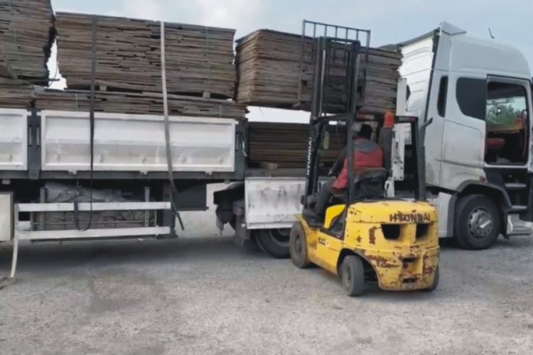 Osmaniye'de, tırda y&uuml;kl&uuml; paletlerden 219 kilo uyuşturucu &ccedil;ıktı: 2 tutuklama