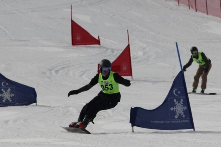 Snowboard T&uuml;rkiye 2'nci Etap Şampiyonası Erzincan'da başladı