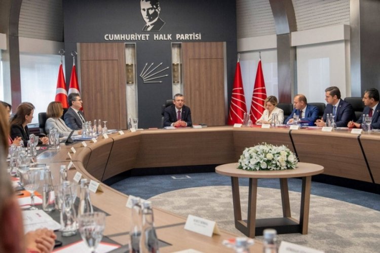 CHP'de 12 isim MYK'den ge&ccedil;ti!