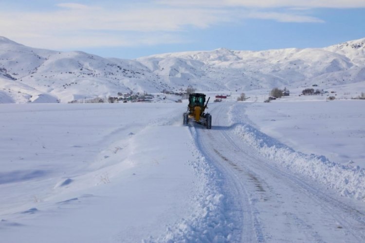 Batman'da karda kapanan 227 yol ulaşıma a&ccedil;ıldı