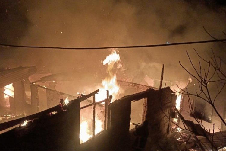 Zonguldak'ta 26 yaşındaki gen&ccedil; yangında hayatını kaybetti