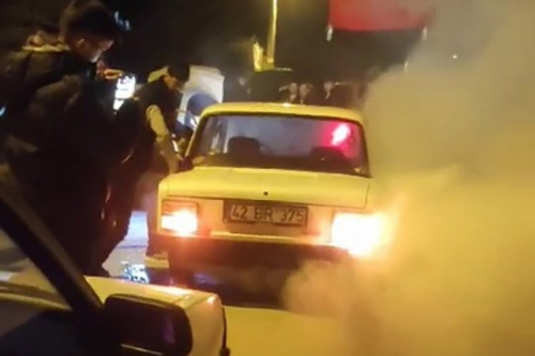 Konya'da asker eğlencesinde tam gaz lastik yaktı