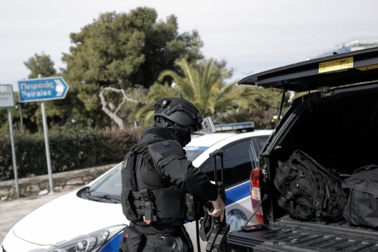 Yunanistan'da eski &ccedil;alışan dehşet sa&ccedil;tı: 3 &ouml;l&uuml;