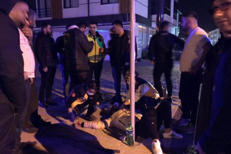 Sakarya'da otomobil ile motosiklet &ccedil;arpıştı: 2 yaralı