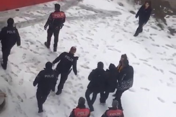 Erzurum'da polis gen&ccedil; kızı zor sakinleştirdi