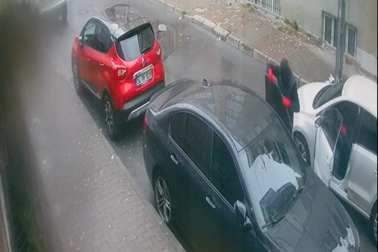 İstanbul'da 36 otomobilin hayalet ekranını &ccedil;alan ş&uuml;pheliler yakalandı