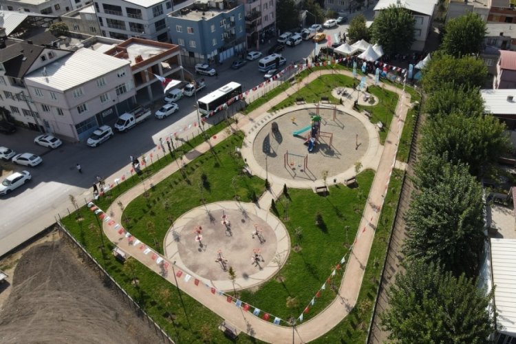 Bursa'da vatandaştan başkan Yılmaz'a park teşekk&uuml;r&uuml;!