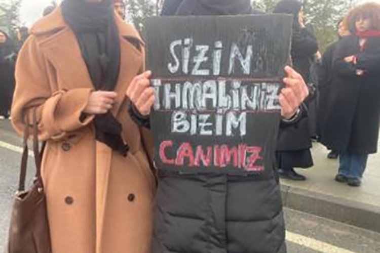 İstanbul'da hukuk fak&uuml;ltesi &ouml;ğrencisi gen&ccedil; kız, trafik kazasında yaşamını yitirdi