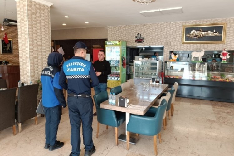 Kocaeli'nde Zabıta ekiplerinden fiyat listesi denetimi