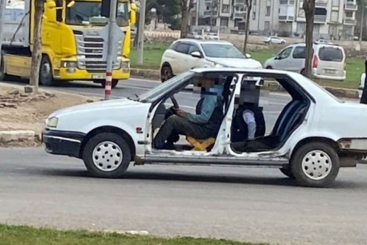 Ne kapısı var, ne de şof&ouml;r koltuğu: Şanlıurfa'da akılalmaz yolculuk