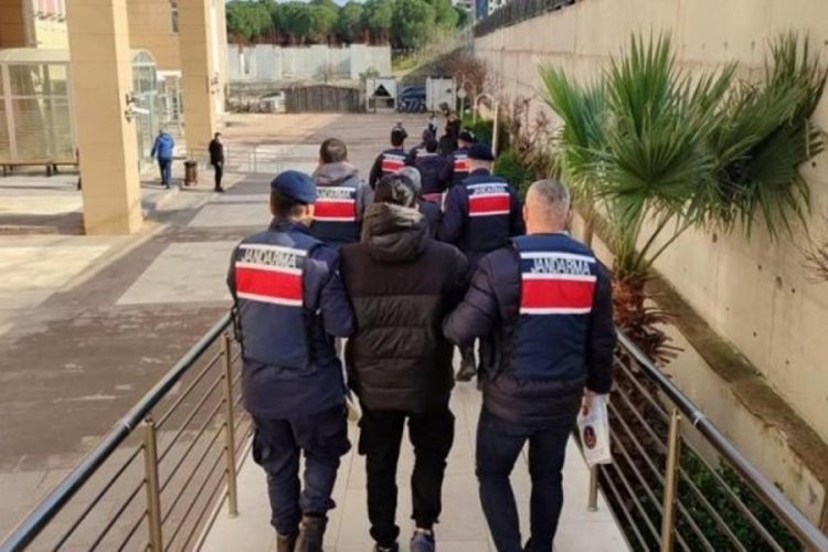 Manisa'da ter&ouml;r &ouml;rg&uuml;t&uuml; operasyonu! 2 DEAŞ'lı tutuklandı