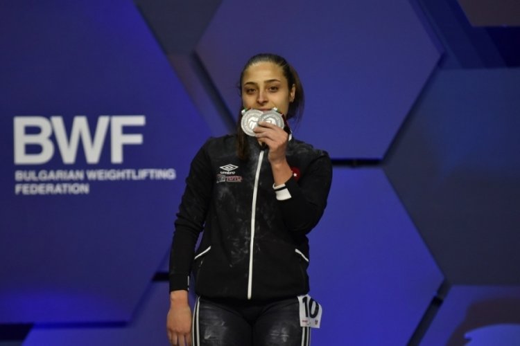 Burcu Alıcı'dan iki bronz madalya