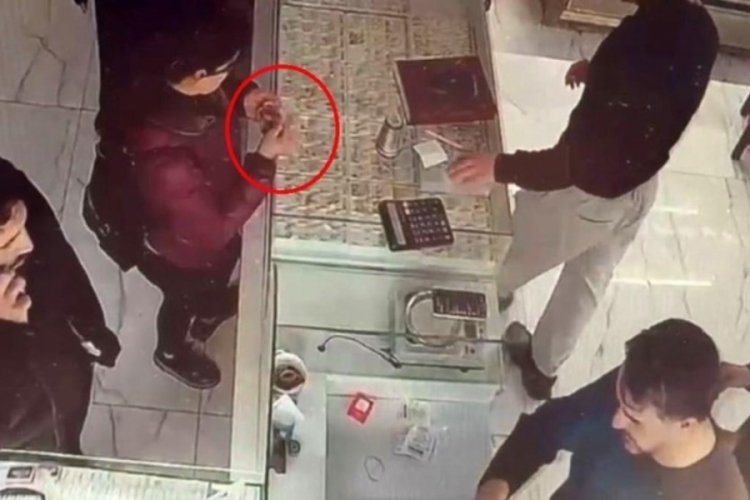 Diyarbakır'da bir kadın gittiği kuyumcuda sahte bilezikle orijinali değiştirdi