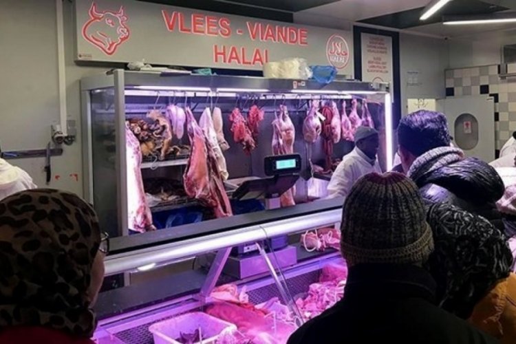 Bel&ccedil;ika'daki M&uuml;sl&uuml;manlardan AİHM'nin helal kesim yasağına tepki