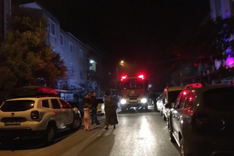 Kocaeli'de ocakta unutulan yemek yangına sebep oldu! 1 kişi dumandan etkilendi