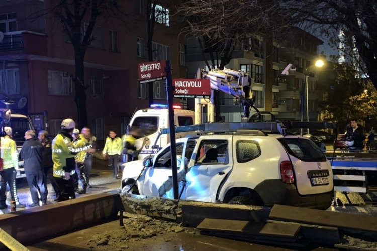 Ankara'da 2 otomobil &ccedil;arpıştı! 1 &ouml;l&uuml;