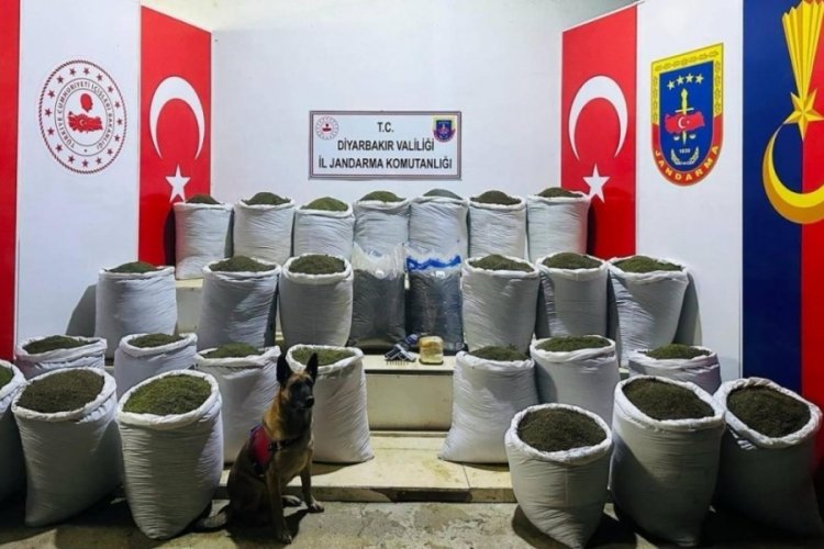 Diyarbakır'da 611 kilogram toz esrar ele ge&ccedil;irildi