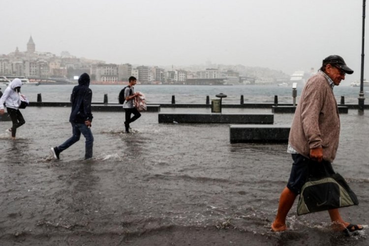 İstanbul i&ccedil;in sağanak uyarısı