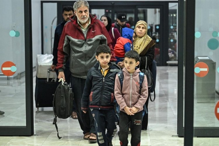Gazze'den T&uuml;rk vatandaşlarının tahliyesi s&uuml;r&uuml;yor