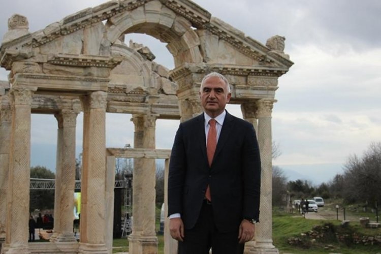 Bakan Ersoy a&ccedil;ıkladı: Aphrodisias gece ziyaretine a&ccedil;ılacak