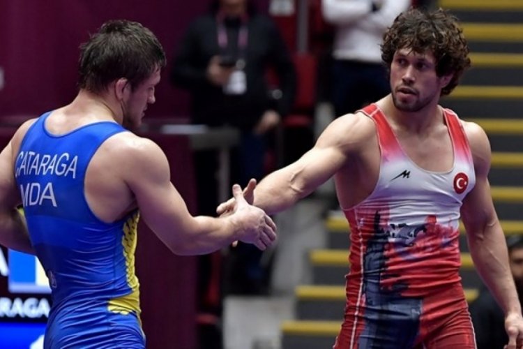Milli sporcu Sel&ccedil;uk Can'dan, Avrupa G&uuml;reş Şampiyonası'nda altın madalya