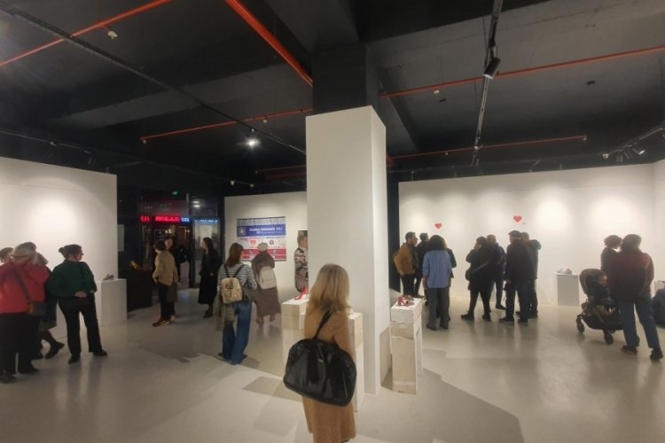&Ouml;TEKİ TEKİ Karma Seramik Sergisi sanatseverlere kapılarını a&ccedil;tı