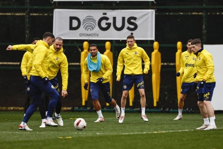 Fenerbah&ccedil;e, &Ccedil;aykur Rizespor ma&ccedil;ı hazırlıklarını s&uuml;rd&uuml;rd&uuml;